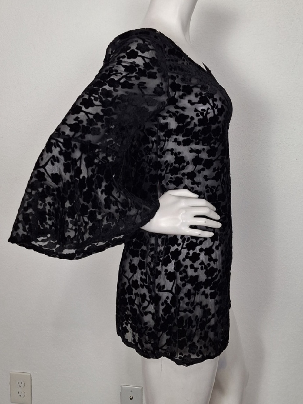 Gypsy Junkies Black Floral Bell Sleeve Whimsigoth Witchy Open Back Blouse Sz S/M - Picture 6 of 13